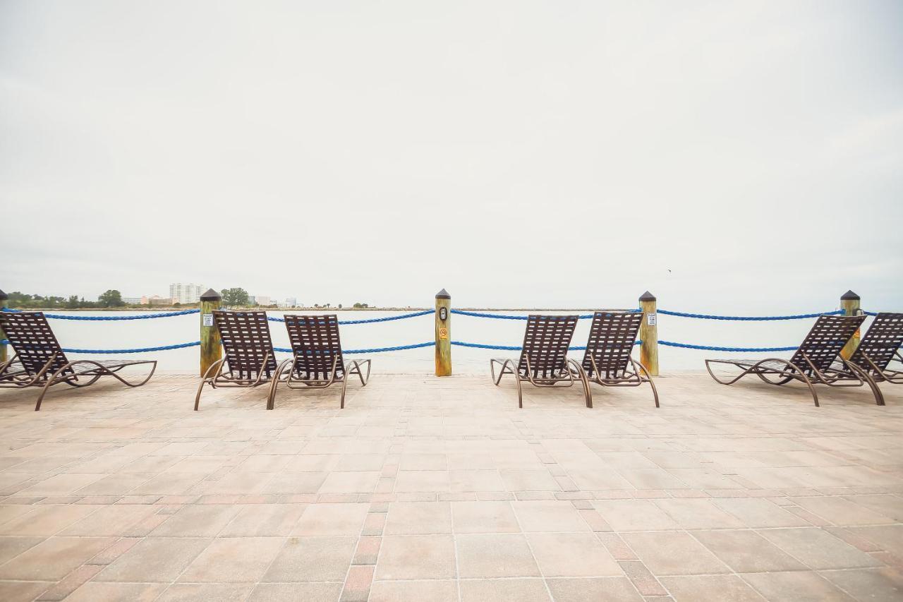 Holiday Inn & Suites Clearwater Beach By Ihg Exterior foto